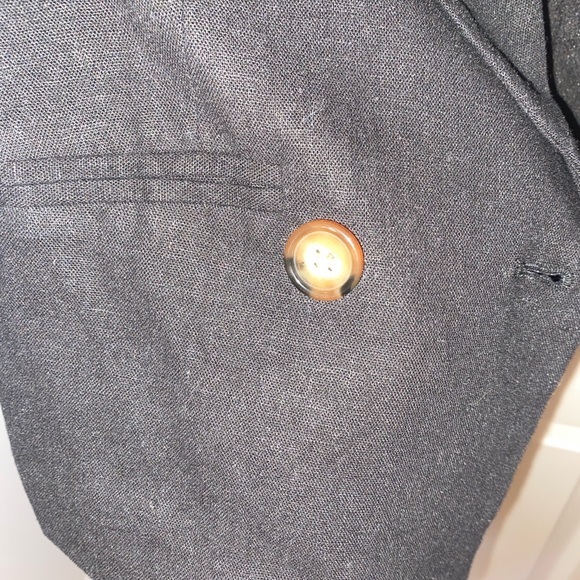 Evereve Janice Cropped Blazer - Picture 4 of 5